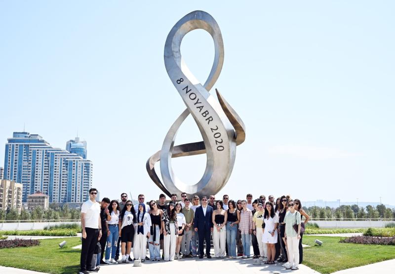 AZƏRBAYCAN - GÜRCÜSTAN “GƏNCLƏR HƏFTƏSİ” ÇƏRÇİVƏSİNDƏ ZƏFƏR TAĞI ZİYARƏT OLUNUB