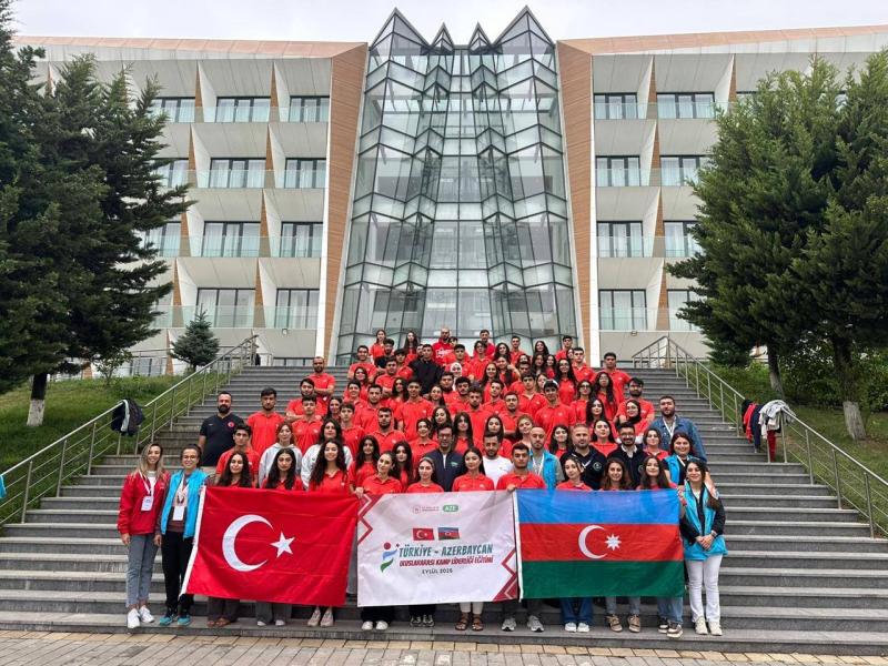 “Düşərgə liderləri” adlı təlim düşərgəsi keçirilib