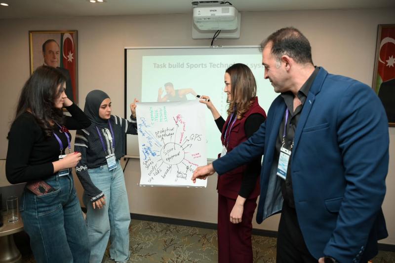 “Açıq zəka, parlaq gələcək” adlı II beynəlxalq qış məktəbi keçirilib