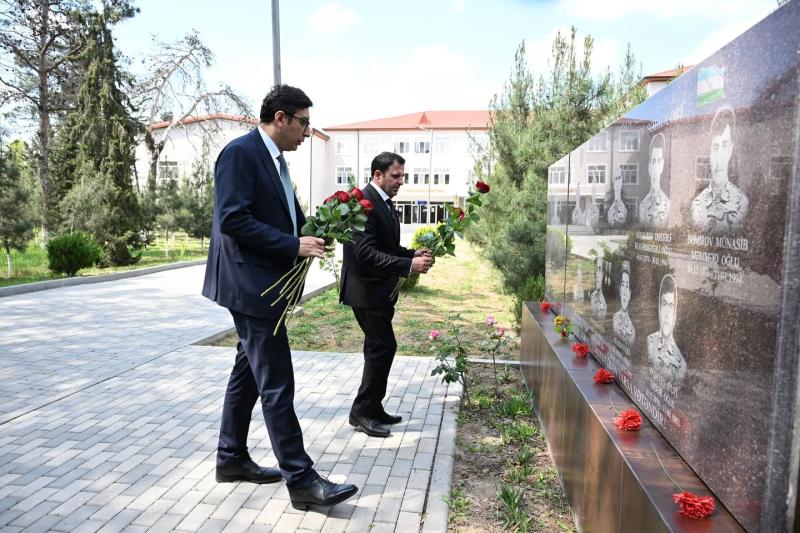 Gənclər və idman naziri Fərid Qayıbov İmişli Peşə Məktəbinin şagirdləri ilə görüş keçirib.